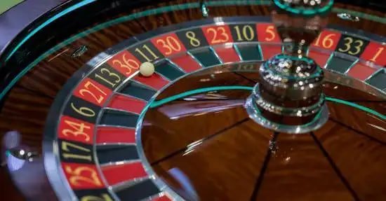 apk 777 game lobby showing slots and live casino categories on mobile